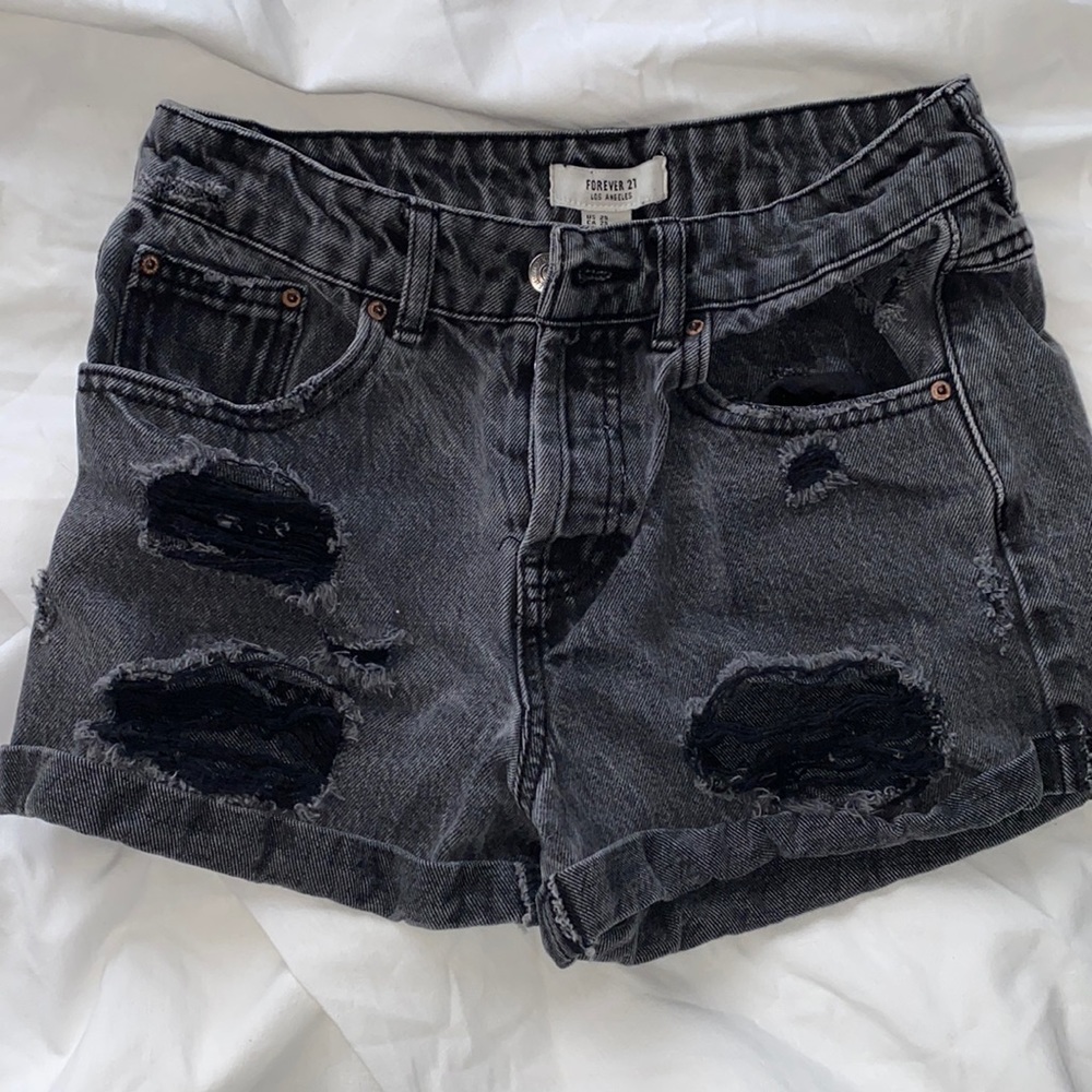 Forever 21 Black denim shorts size 25